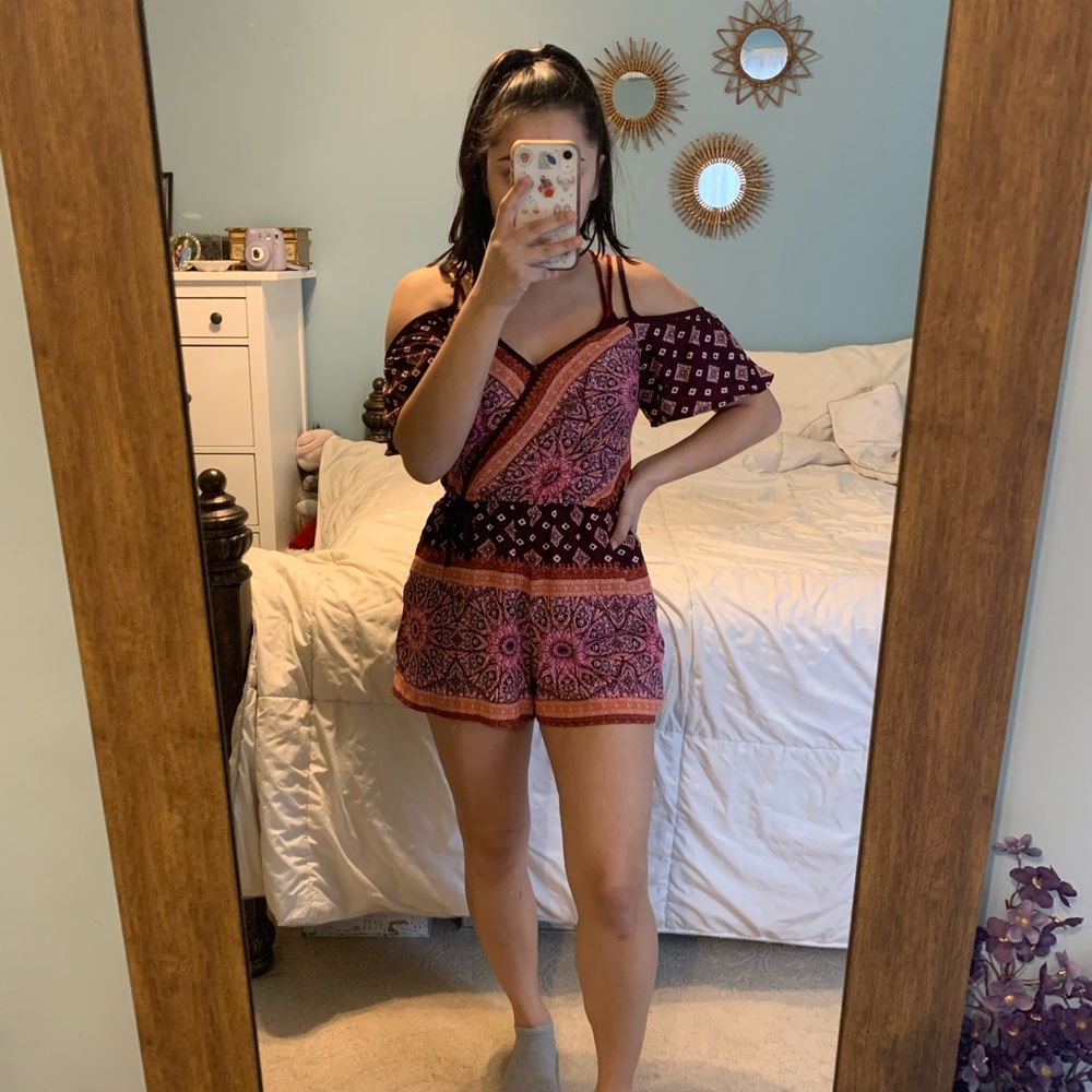 small romper. only worn twice. in great condition!